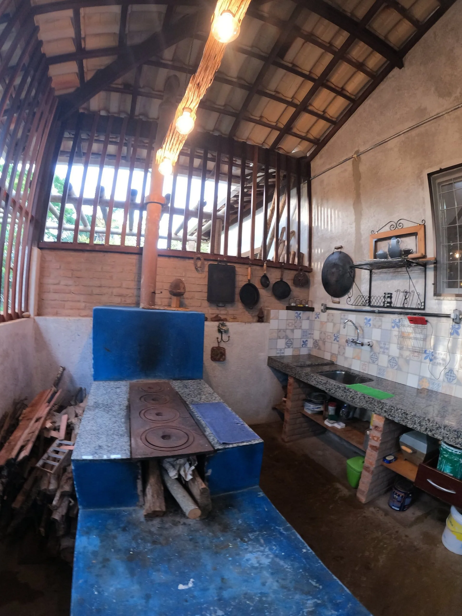 Cozinha de Lenha da Casa da Antonieta - lenha