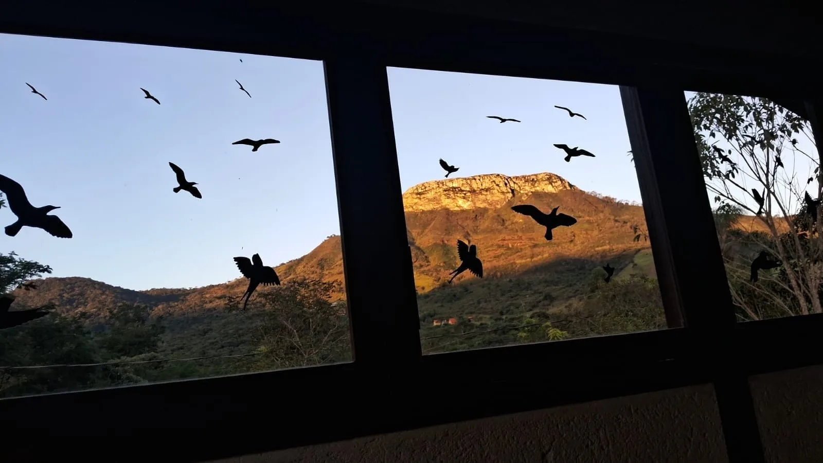 Hospedagem em Serra dos Alves - Casa da Antonieta, vista externa da casa completa
